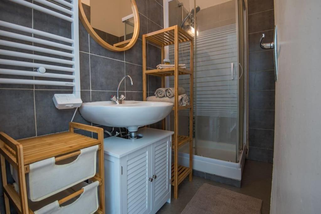 Le Petit Cosy Apartment Анже Екстериор снимка